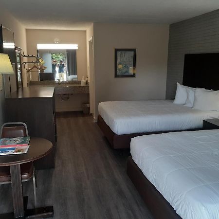 Rodeway Inn & Suites Wilmington North Quarto foto