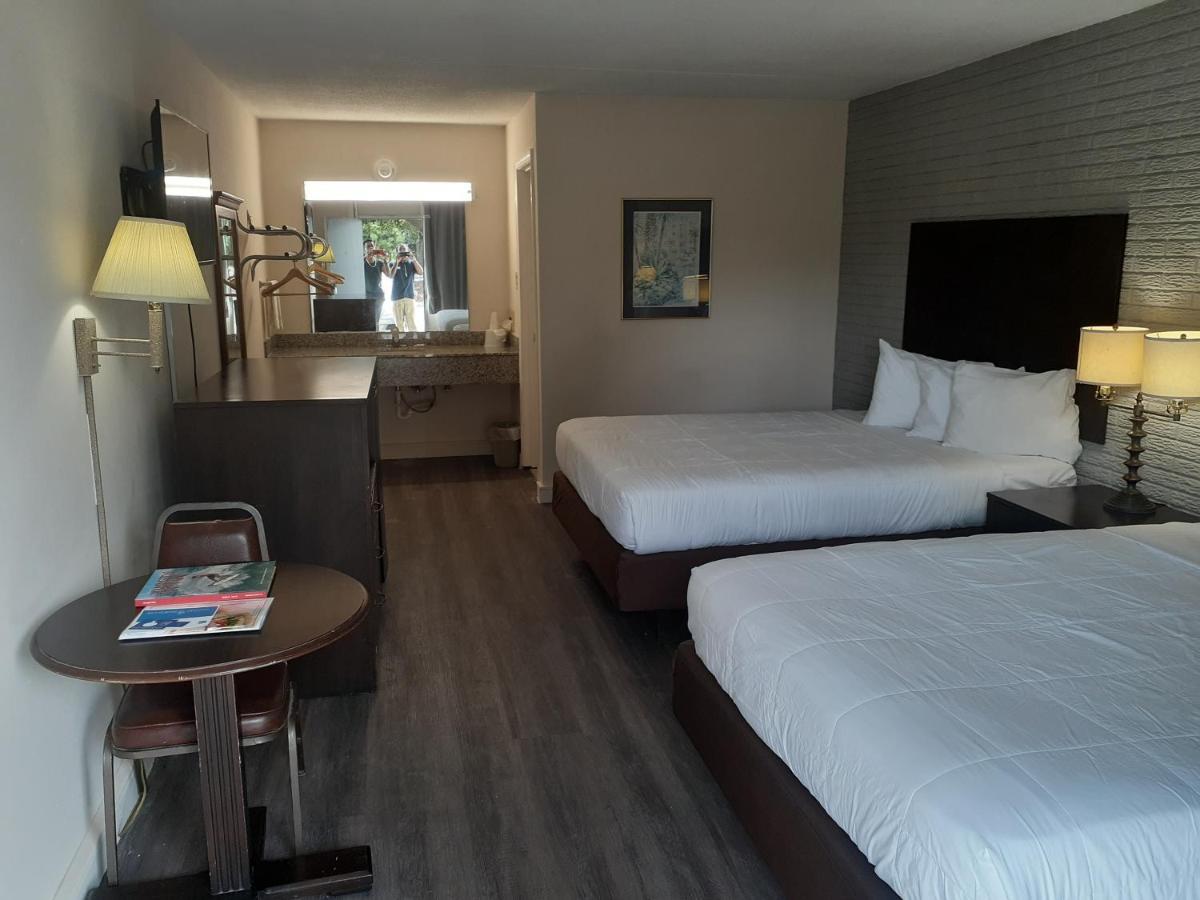 Rodeway Inn & Suites Wilmington North Quarto foto